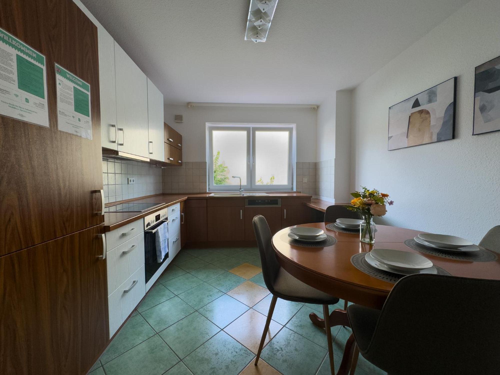 110Qm - 4 Zimmer - Privat Parkplatz - Zentral - Balkon - Mallibase Apartments Kassel Exterior foto